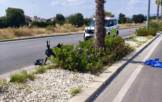 Ağaca çarpan motosikletin sürücüsü yaşam mücadelesini kaybetti