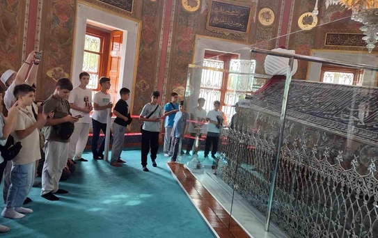 Hafızlardan Tarihi Gezi