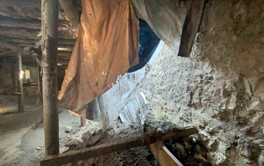 Kars'ta Sağanak Yağış Ahırı Çökertti