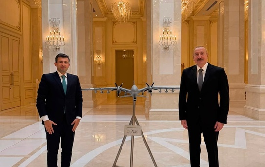 Aliyev Bayraktar'ı Kabul Etti