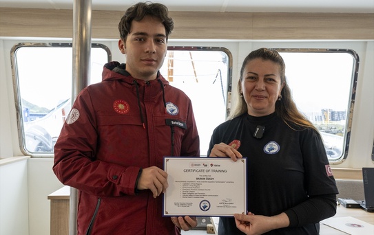 Öğrenciler Arktik'te Hava Kalitesini Test Ediyor
