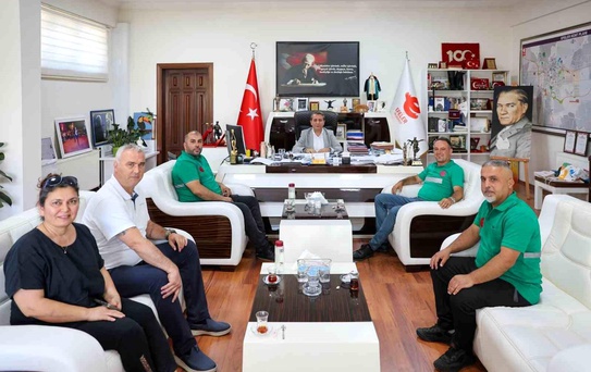 Efeler'de hayat kurtaran belediye personeline anlamlı ödül