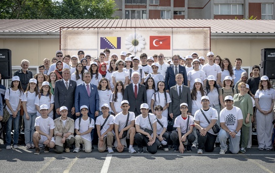 200 liseli Srebrenitsa için Bosna'ya uğurlandı