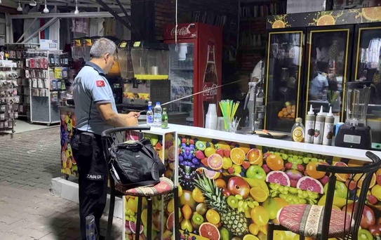 Kuşadası Belediyesi'nden Güzelçamlı Sahil Pazarı'nda denetim ve yer tahsis çalışması
