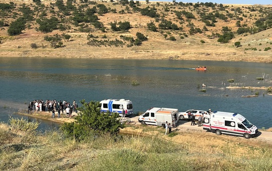 Lise Öğrencisi Gölette Boğuldu