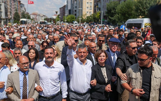 Özgür Özel'den yeni parti açıklaması: Sabrın taştığı yerde yeni partiyi kurarız