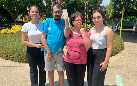 Özel Eğitim Merkezinde 'Sevgi İzi' Uygulaması