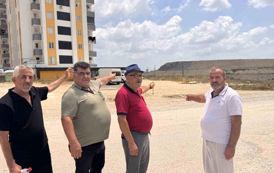 Adana'da çöp sorunu vatandaşı canından bezdirdi
