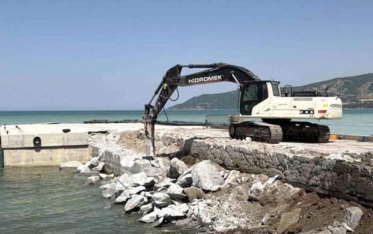 Tatvan'da Iskele Yenileme Çalışmaları Başladı
