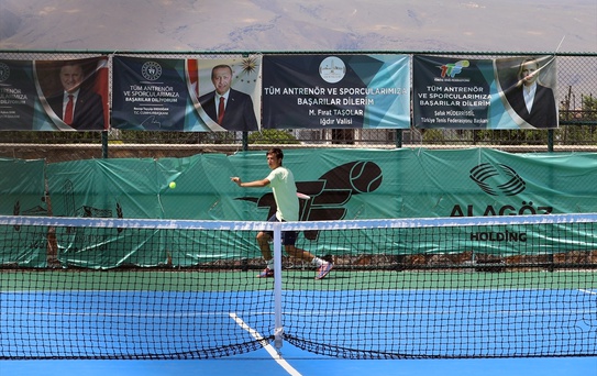 Kayısı Cup Tenis Turnuvası Iğdır'da
