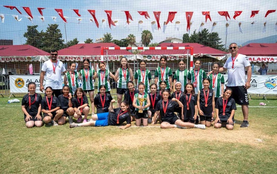 Alanya'da hentbol şöleni sona erdi