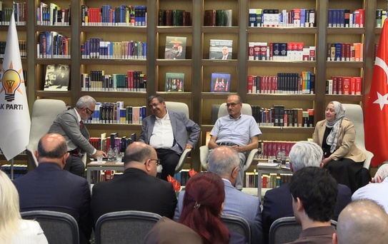 AK Parti'den Erdem Bayazıt Anma Programı