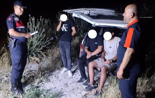 Karadağ'da Mahsur Kalan 3 Kişi Kurtarıldı