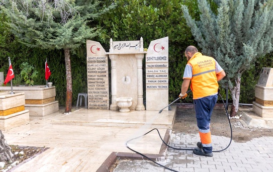 Şehit ailelerine anlamlı ziyaret