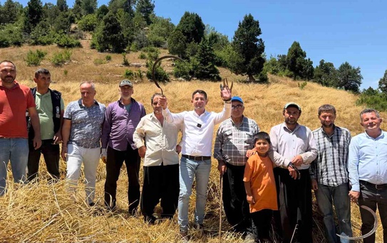 1200 rakımlı dağ köylerinde imece usulü hasat