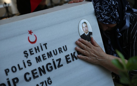 FETÖ'nün darbe girişiminde şehit polis Nedip Cengiz Eker anıldı