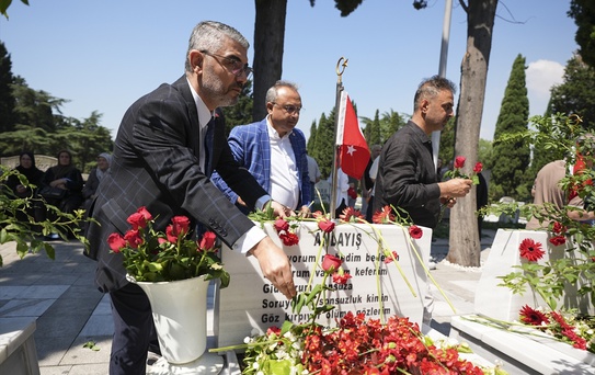 10. yılında 15 Temmuz şehitliğinde yoğun ziyaret