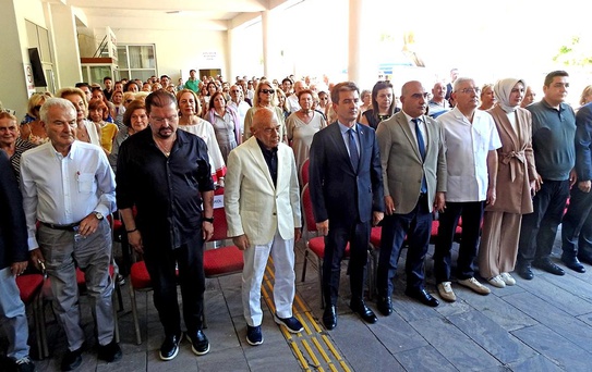 Çeşme Devlet Hastanesi'nin acil servisi dayanışmayla yenilendi