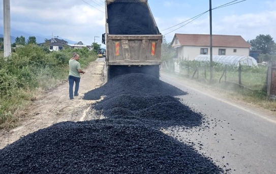 Esenli Köyü'nde Yol Bakım Çalışmaları
