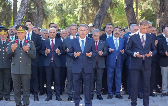 Ege'de 15 Temmuz Anma Programları: Beş İlde Şehitlikler Ziyaret Edildi