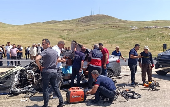 Varto'da Kaza: 2 Ölü, 1 Yaralı