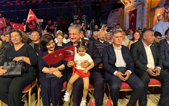 Adana'da 15 Temmuz Demokrasi Nöbeti
