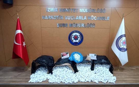 İzmir'de Uyuşturucu Operasyonu: 3 Tutuklama