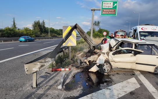 Düzce'de Kaza: 3 Yaralı