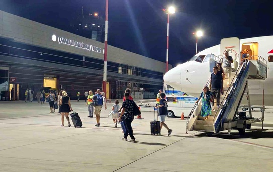 Çanakkale Havalimanı'ndan 10 bin yolcu!