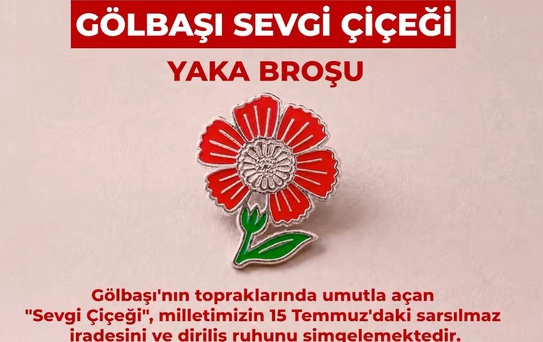 Sevgi çiçeğinden ilhamla 15 Temmuz rozeti