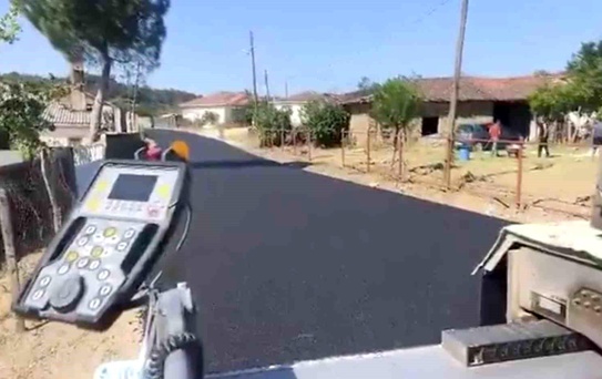 Çanakkale'de Köy Yollarında Asfalt Çalışmaları Devam Ediyor