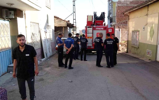 Malatya'da 5 büyüklüğündeki deprem paniğe neden oldu