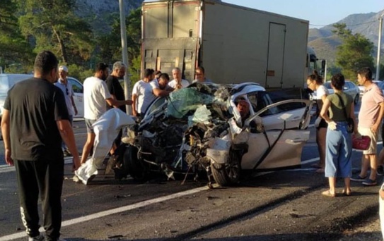 Marmaris'te Trafik Kazası: Bir Ölüm, İki Yaralı