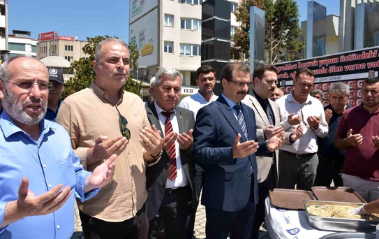 Salihli'de şehitler için aşure hayrı