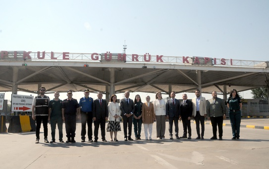 Bakan Göktaş, Gurbetçileri Kapıda Karşıladı