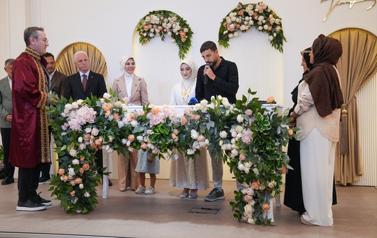 Bakan Göktaş, 100 bininci çiftin nikah şahidi oldu