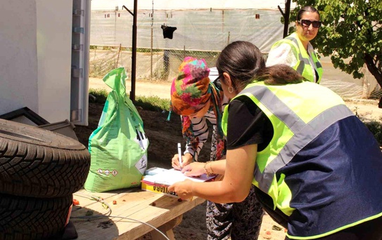 Büyükşehir'den Elmalı'da aşırı yağıştan etkilenen üreticilere destek