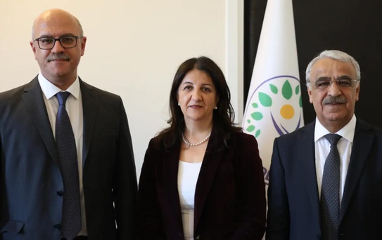 DEM Parti İmralı Heyeti Öcalan ile Görüşmeye Gitti