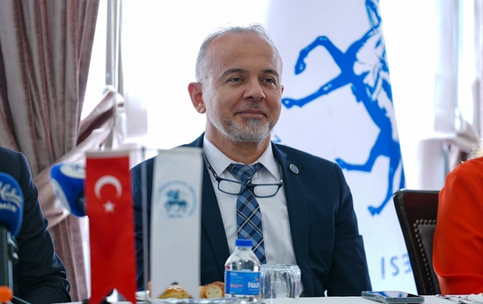 DEÜ'de Yeni İngilizce Programlar Tanıtıldı