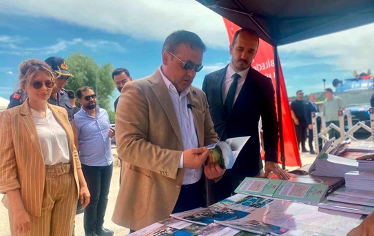 Bilecik'te Gezici Kütüphane ile Piknik Keyfi