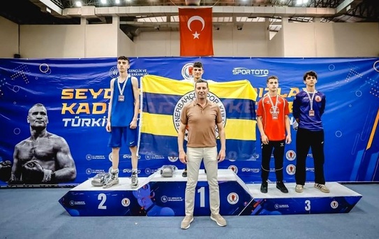 Erzurumlu Boksörler Amasya'dan Madalya ile Dönüyor