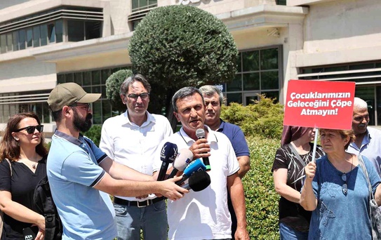 Katı atık tesisine karşı 5 binden fazla imza Bursa Büyükşehir'e teslim edildi