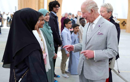 Kral Charles'tan Cambridge Merkez Camii'ne övgü dolu ziyaret