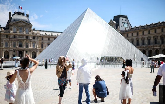 Louvre Müzesi'nde Apollon Galerisi Yeniden Açılıyor
