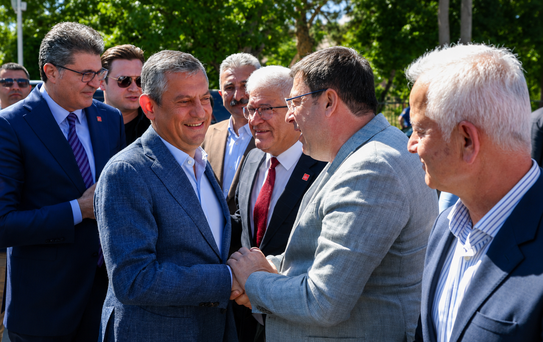 Özgür Özel'in yeni partisinin ilk belediye başkanı Muharrem Erkek olacak