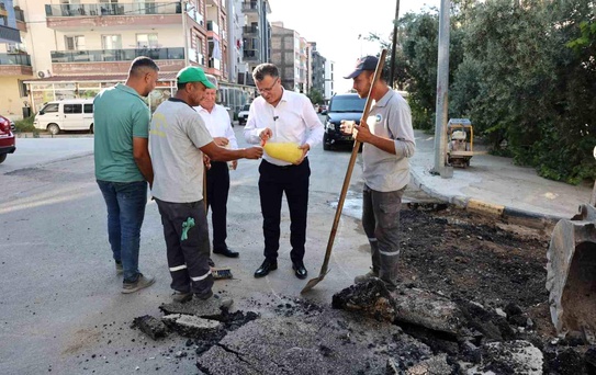 Başkan Öküzcüoğlu'ndan babasının tarifiyle işçilere serin mola