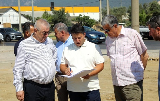 Edremit'te trafiği rahatlatacak yan yol çalışması