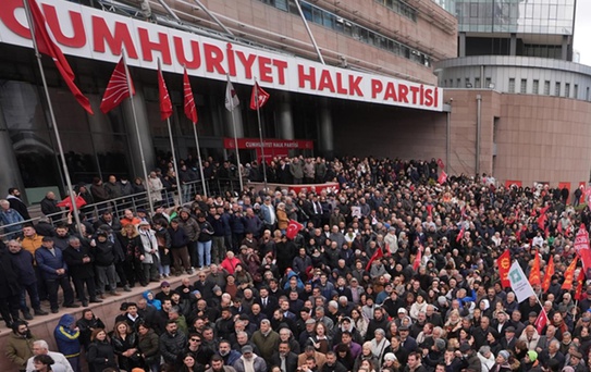Diyarbakır'da 685 kişi CHP'den istifa etti