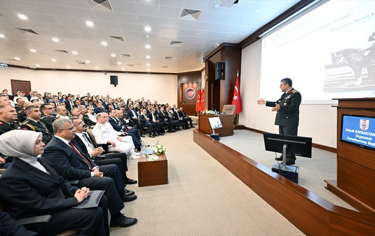 Bayraktaroğlu'ndan Milli Güvenlik Konferansı