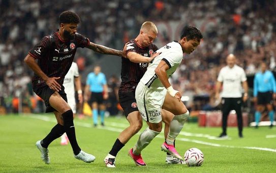 Beşiktaş, Midtjylland'ı 1-0 Geçti